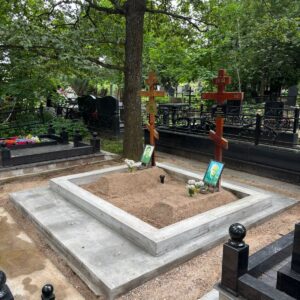 Заливку фундамента пришлось поручить сотрудником кладбища