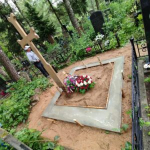 Заливка фундамента на Митинском кладбище завершена