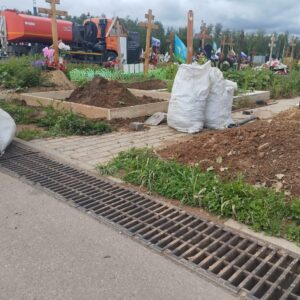 На Домодедовском кладбище залить бетонный цоколь - крайне сложно!!!