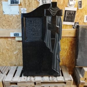 Затаскиваем памятник в граверку