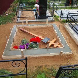 Заливаем бетонный цоколь
