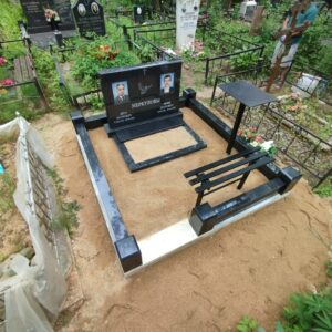 Памятник отлично смотрится в данной конфигурации